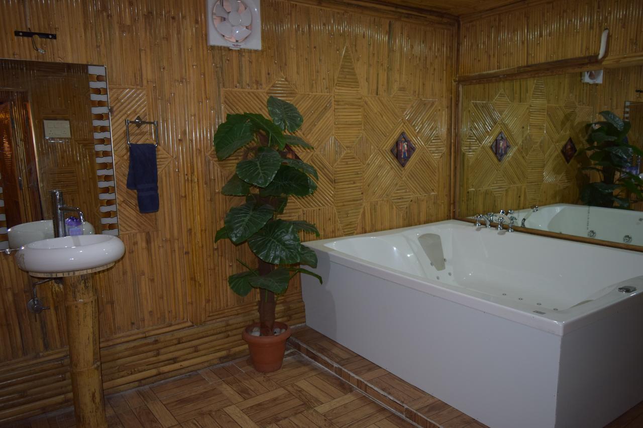 Hotel Raj Palace Rishīkesh Zewnętrze zdjęcie