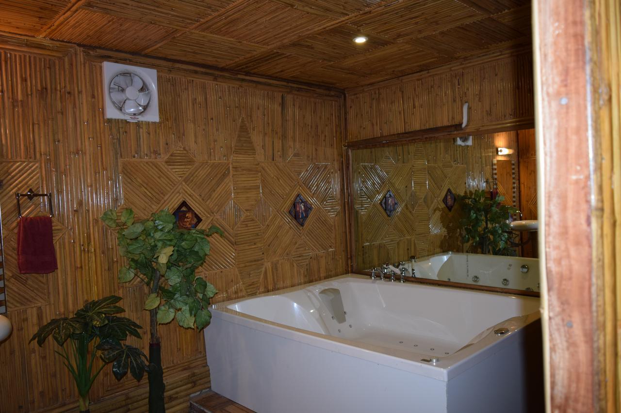Hotel Raj Palace Rishīkesh Zewnętrze zdjęcie