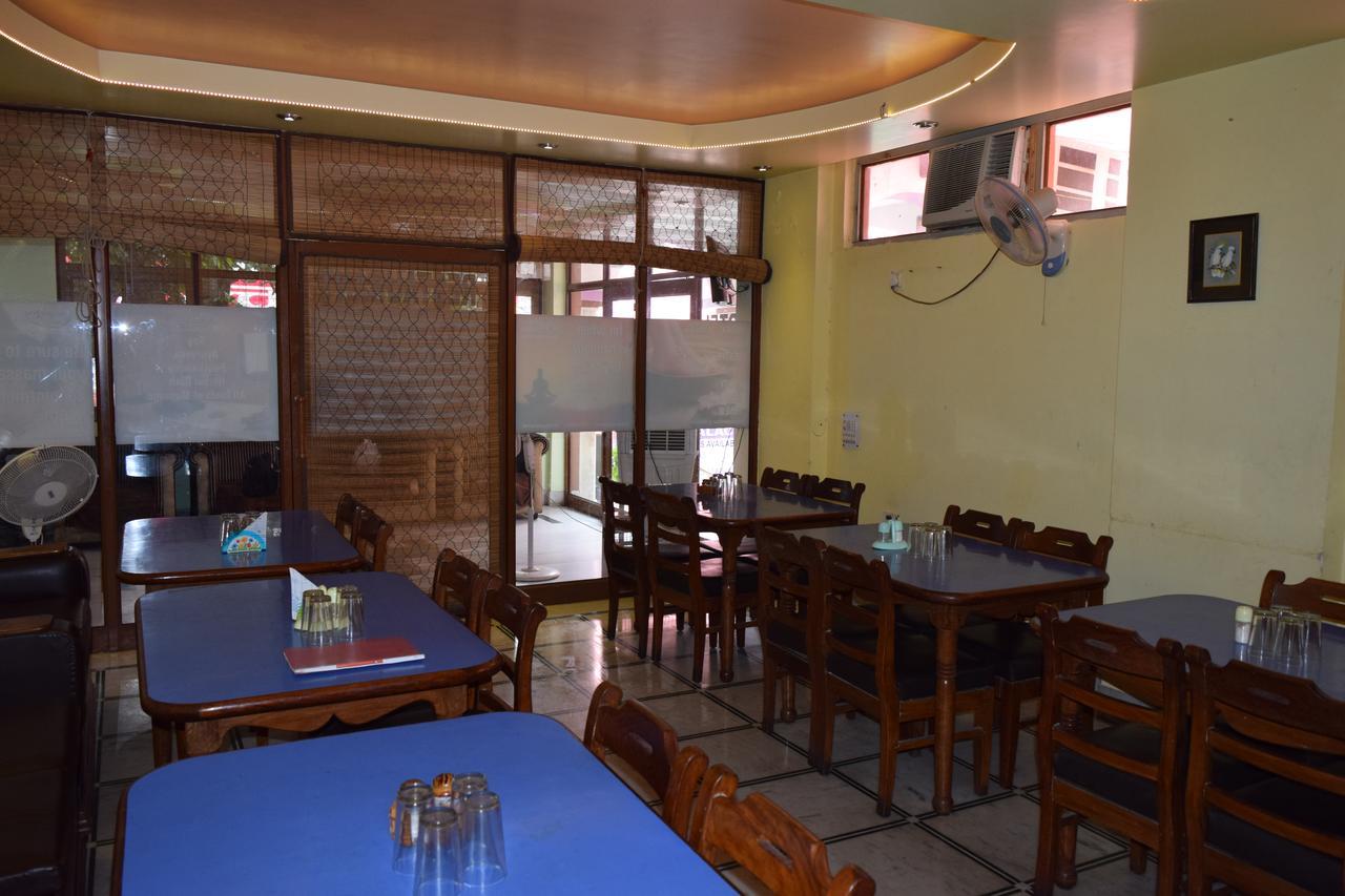 Hotel Raj Palace Rishīkesh Zewnętrze zdjęcie